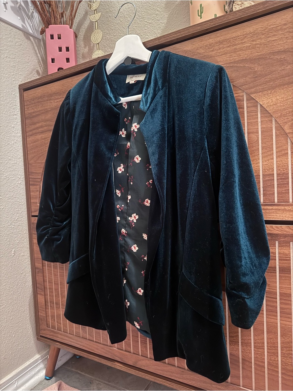 Skies Are Blue Teal Velvet Open-Front Blazer